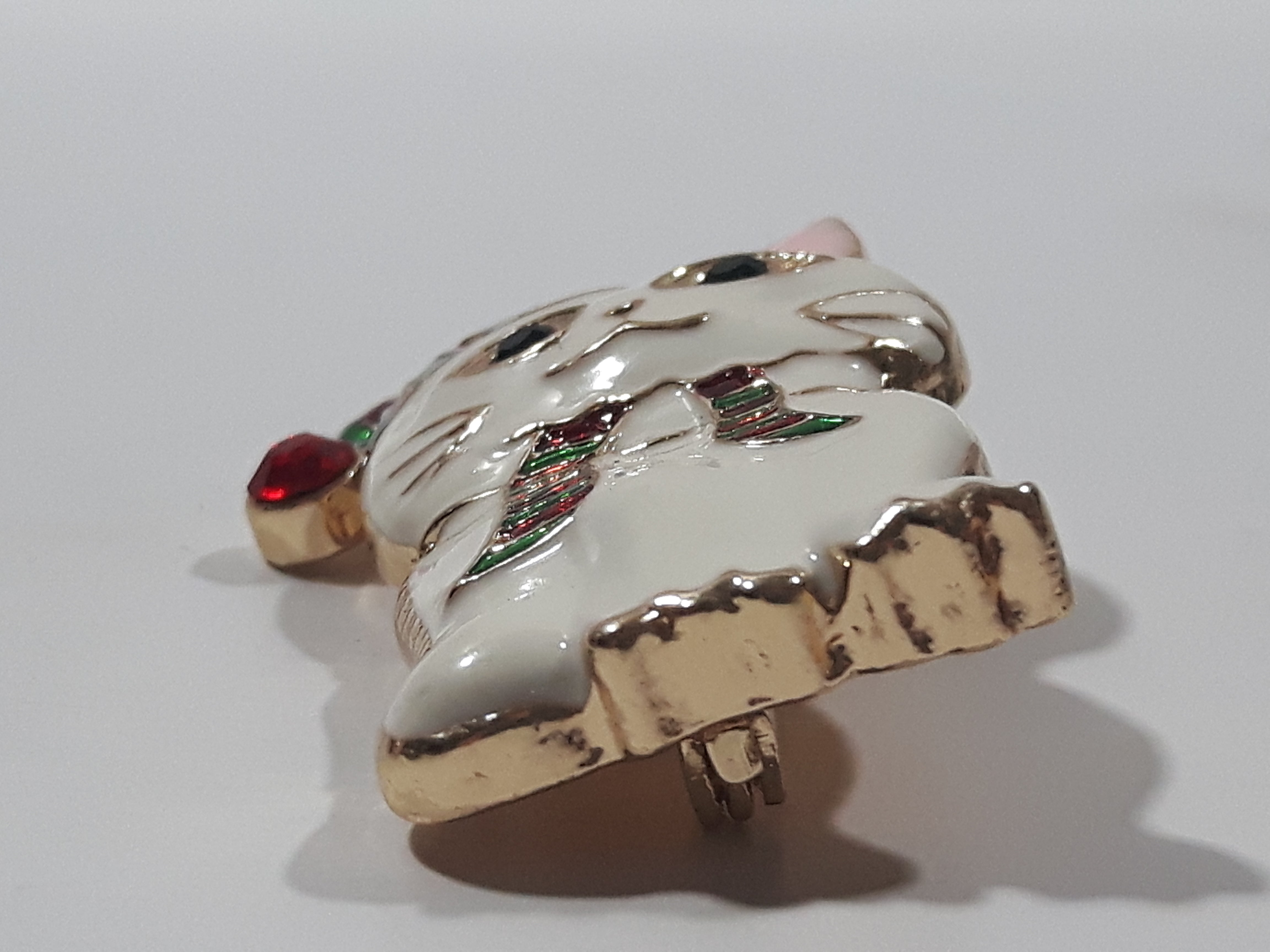White Cat Red and Green Striped Scarf and Cap 1/4" x 1 1/2" Enamel Metal Brooch Pin 2