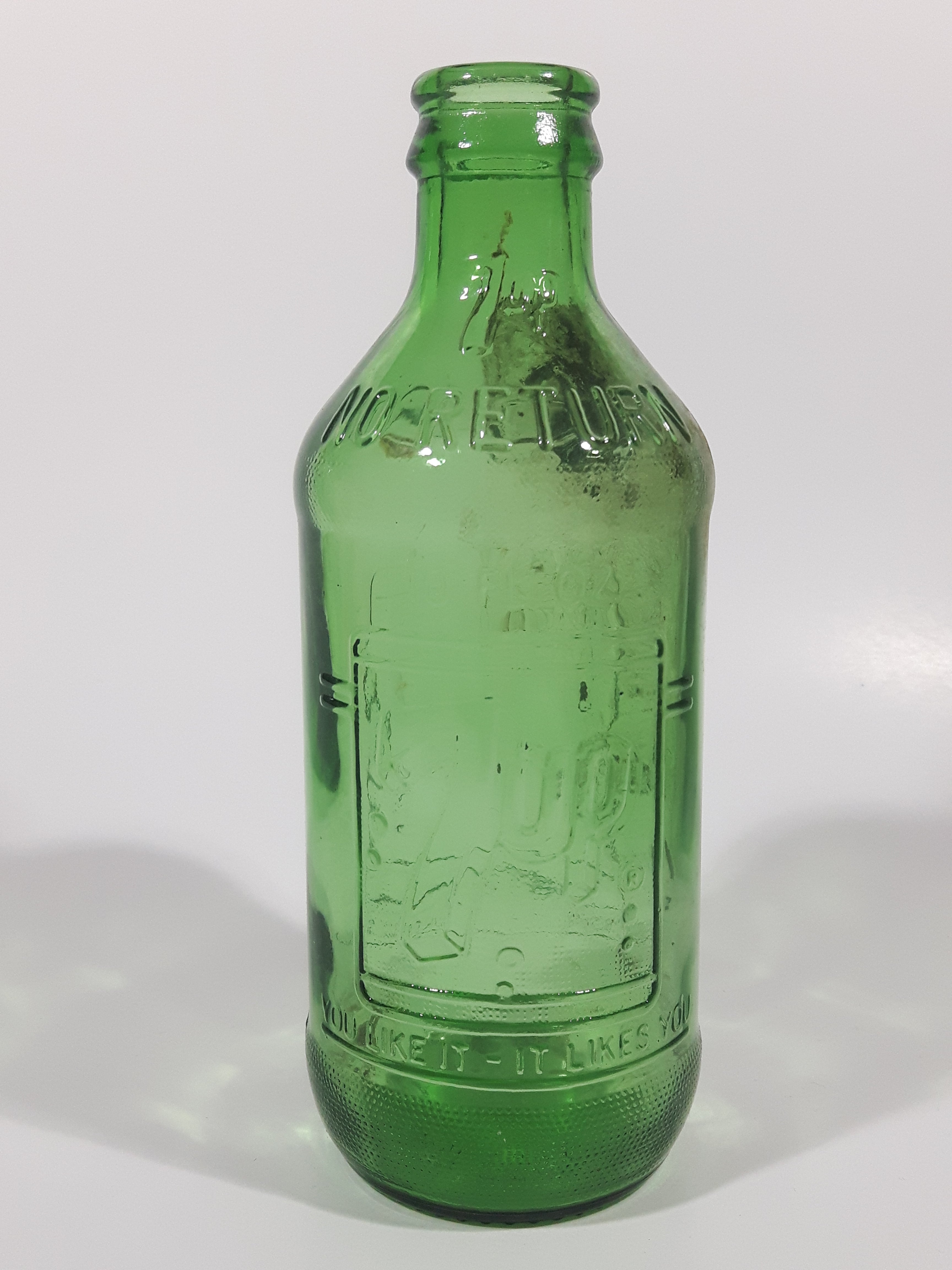 Vintage 1960s 7up "You Like It" "It Likes You" 10 Fl oz 6 1/4" Tall Stubby Embossed Green Glass Beverage Bottle 2