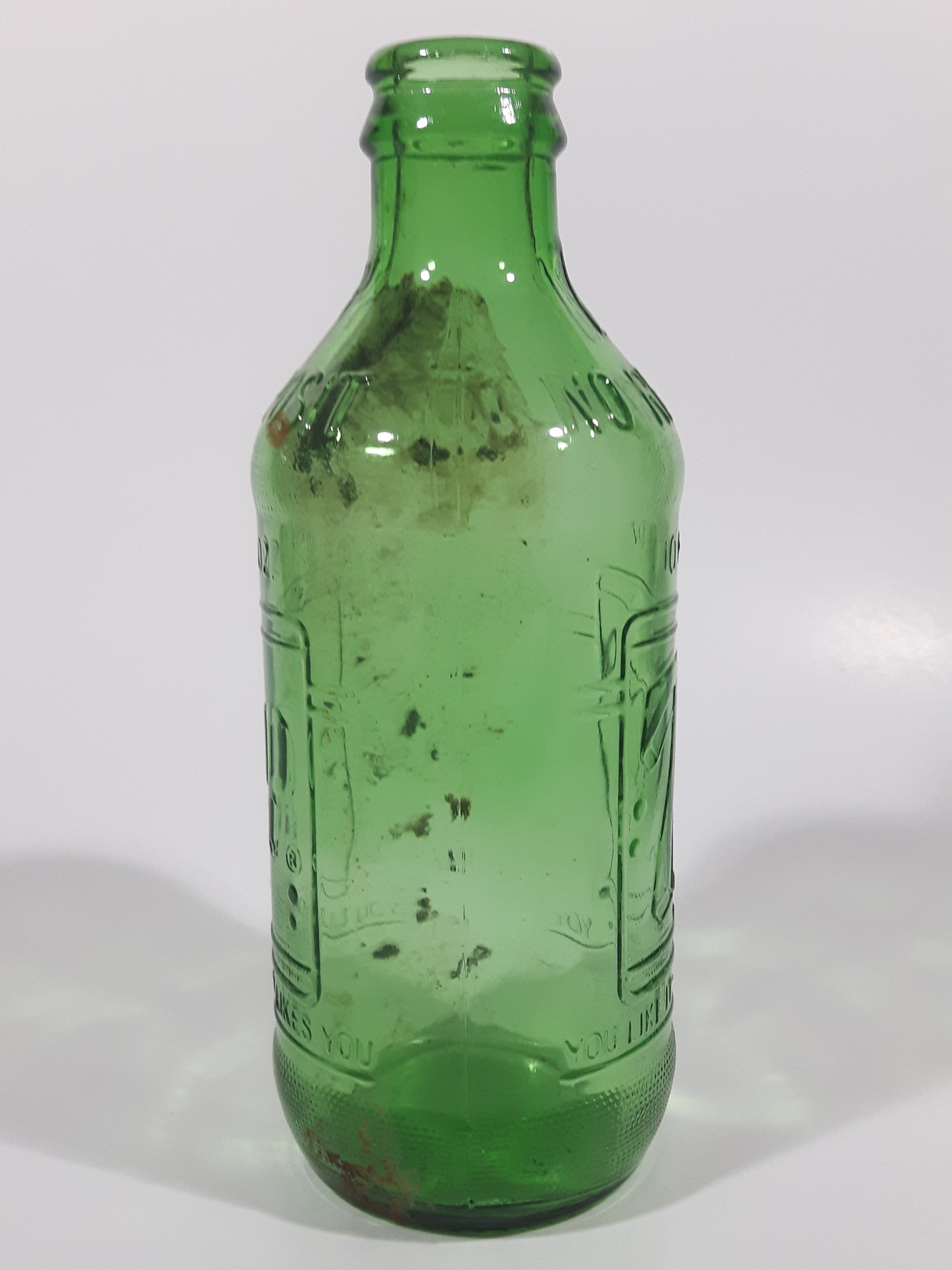 Vintage 1960s 7up "You Like It" "It Likes You" 10 Fl oz 6 1/4" Tall Stubby Embossed Green Glass Beverage Bottle 8
