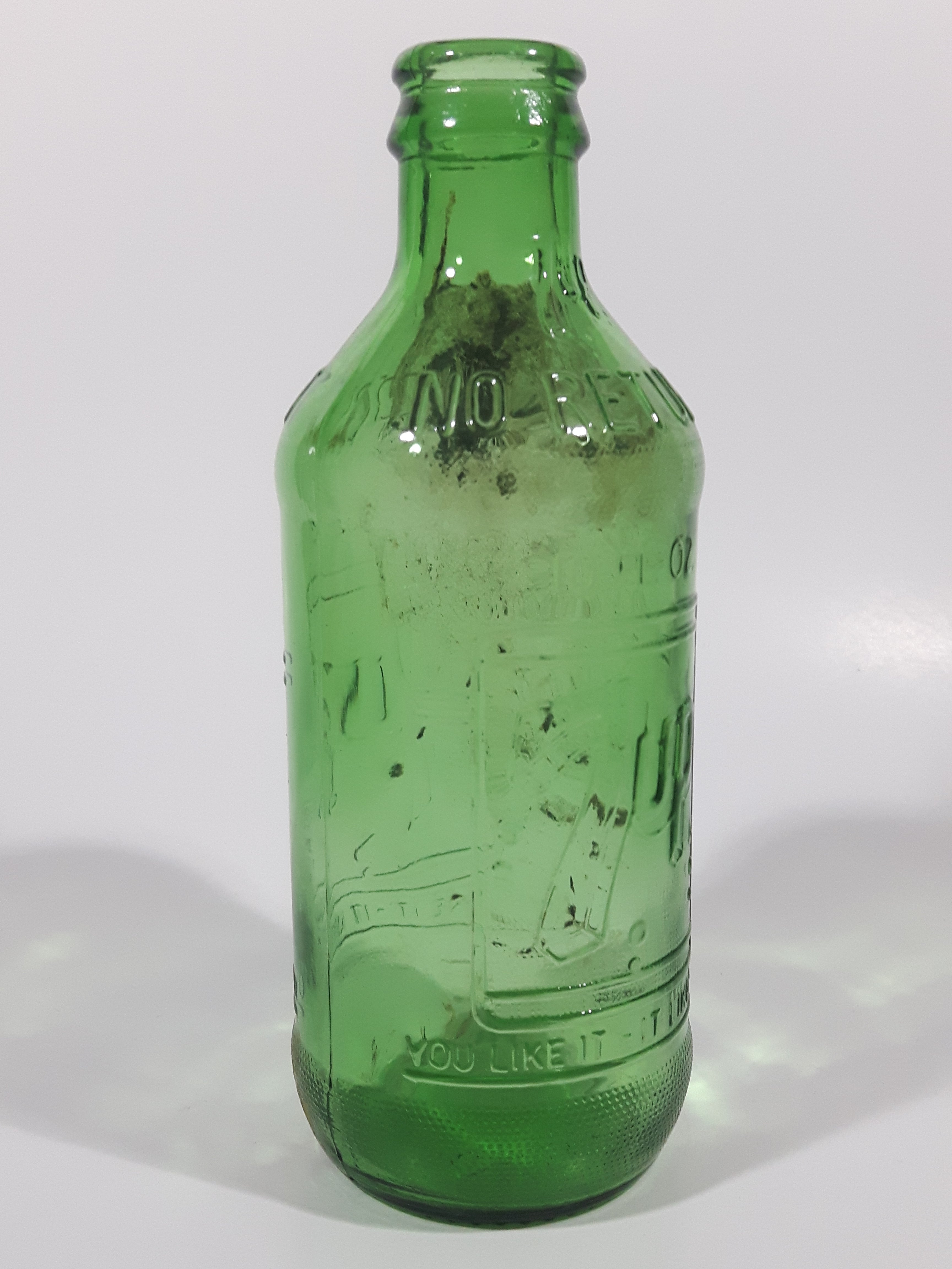 Vintage 1960s 7up "You Like It" "It Likes You" 10 Fl oz 6 1/4" Tall Stubby Embossed Green Glass Beverage Bottle 9