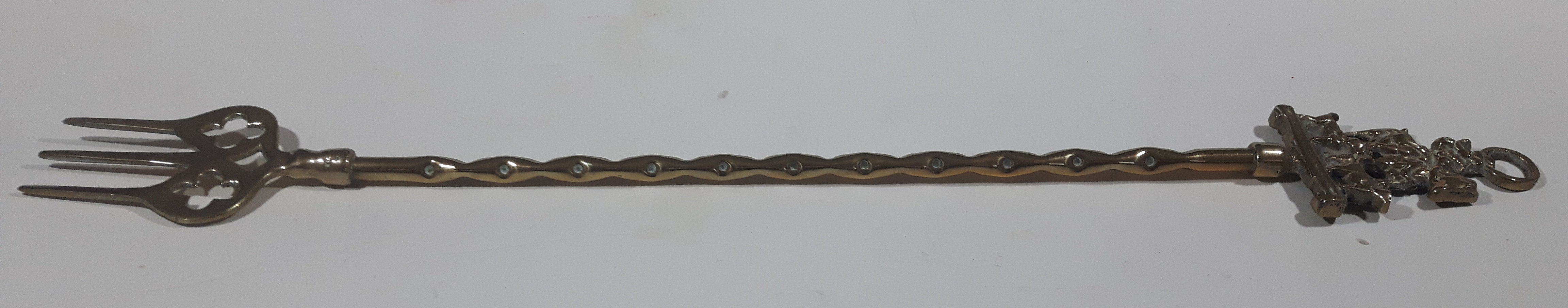 Antique John Peel Huntsman on Horse with Fox Hounds Hunting Dogs 19 1/2" Solid Brass Toasting Fork 3