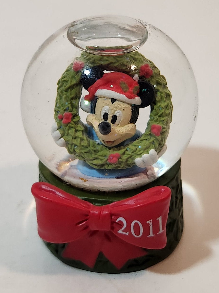 2011 JC Penny Disney Mickey Mouse Christmas Miniature 2 1/2" Tall Resin Snow Globe 5