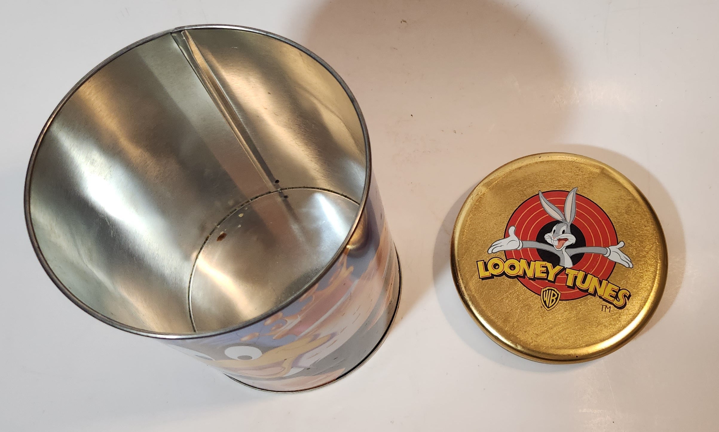 2006 Warner Bros. Looney Tunes #2 of 5 Daffy Duck Tin Metal Canister 8