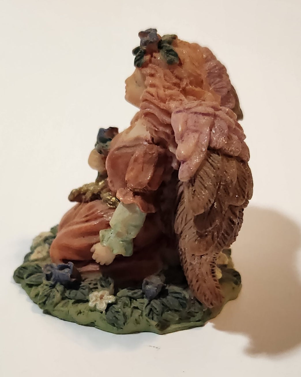 Angel Kneeling in Flower Garden 2 1/2" Resin Figurine 3