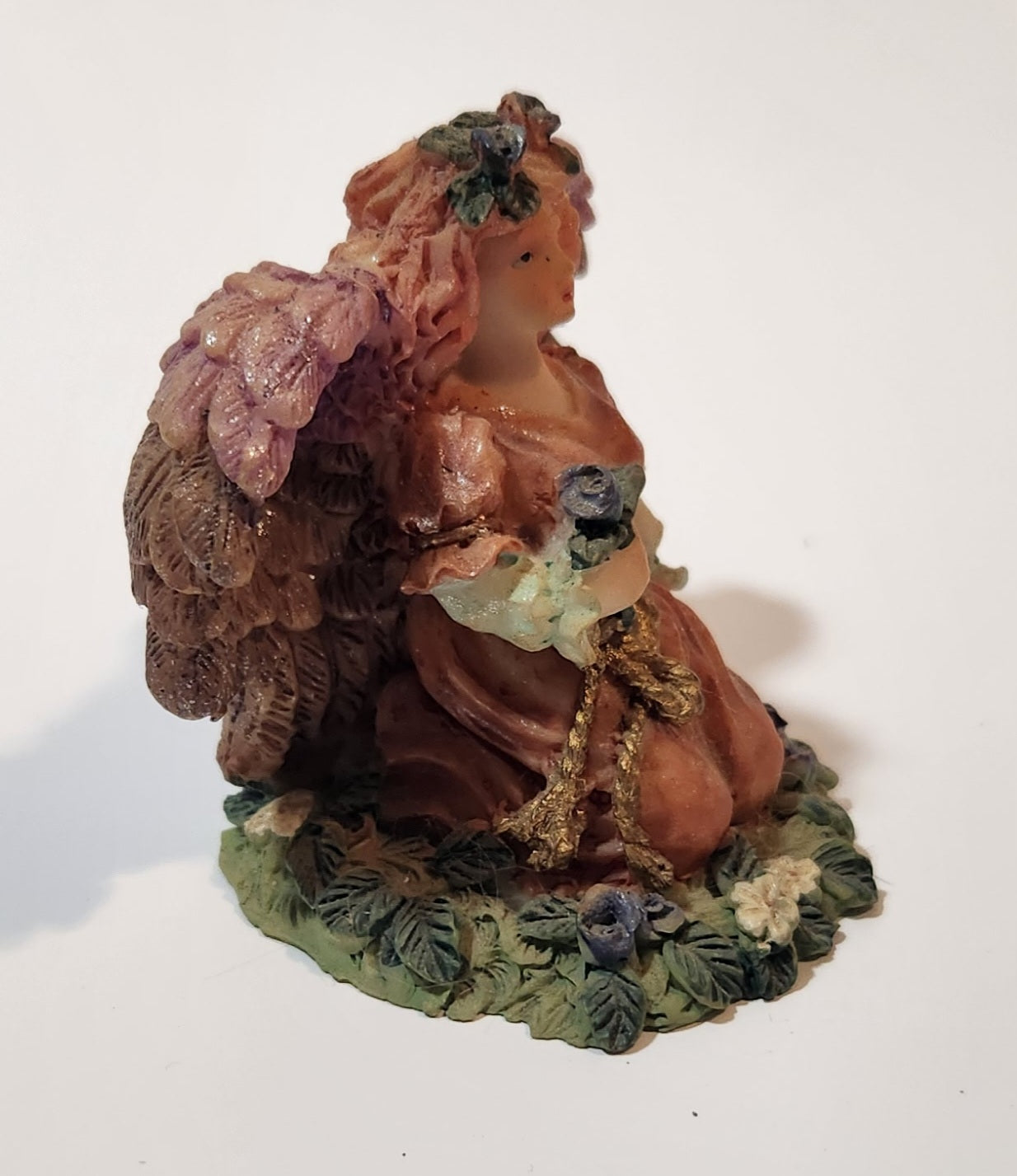 Angel Kneeling in Flower Garden 2 1/2" Resin Figurine 7
