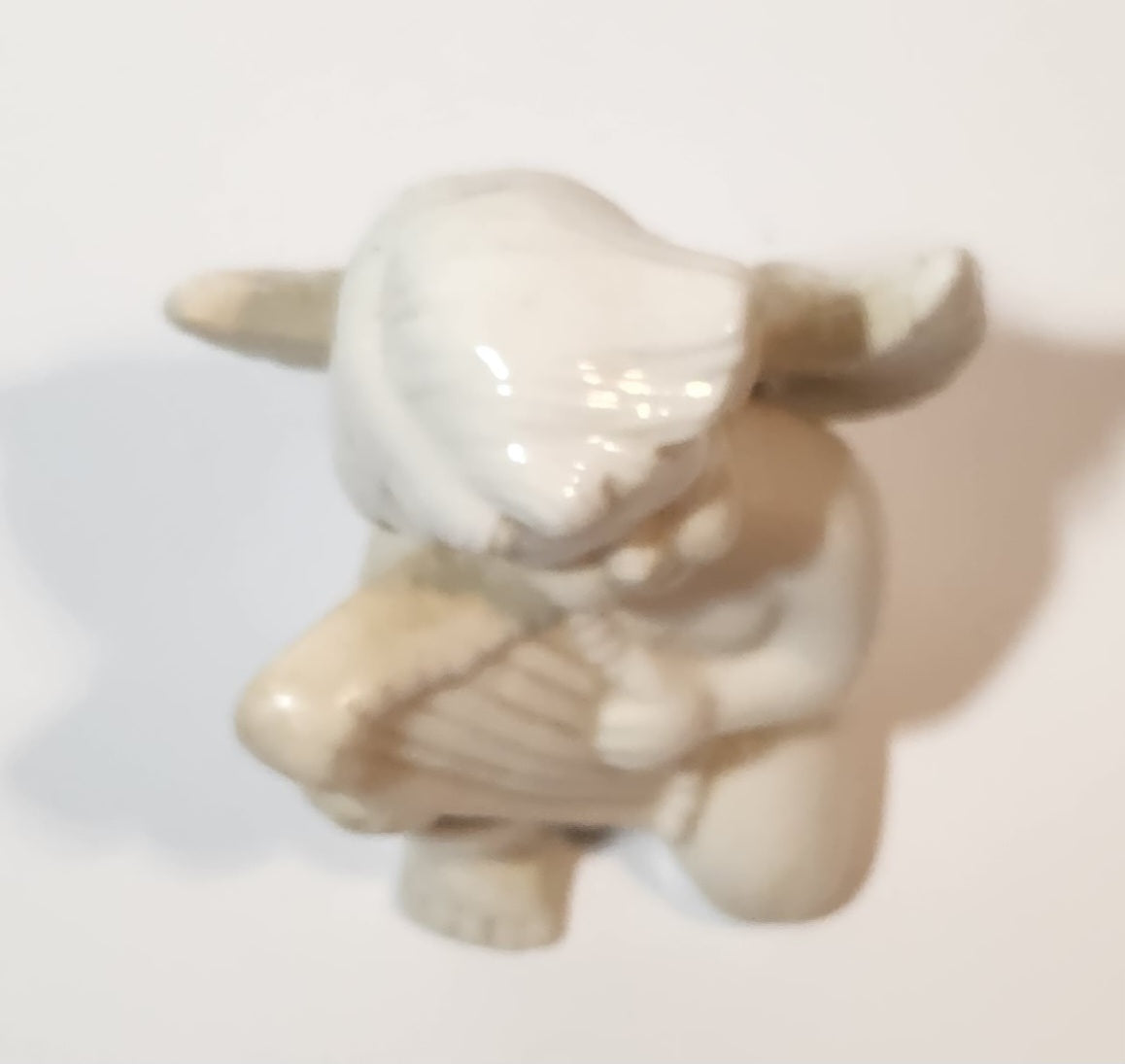 Angel Kneeling One One Knee Holding Lyre 3 5/8" Tall Ceramic Figurine 8