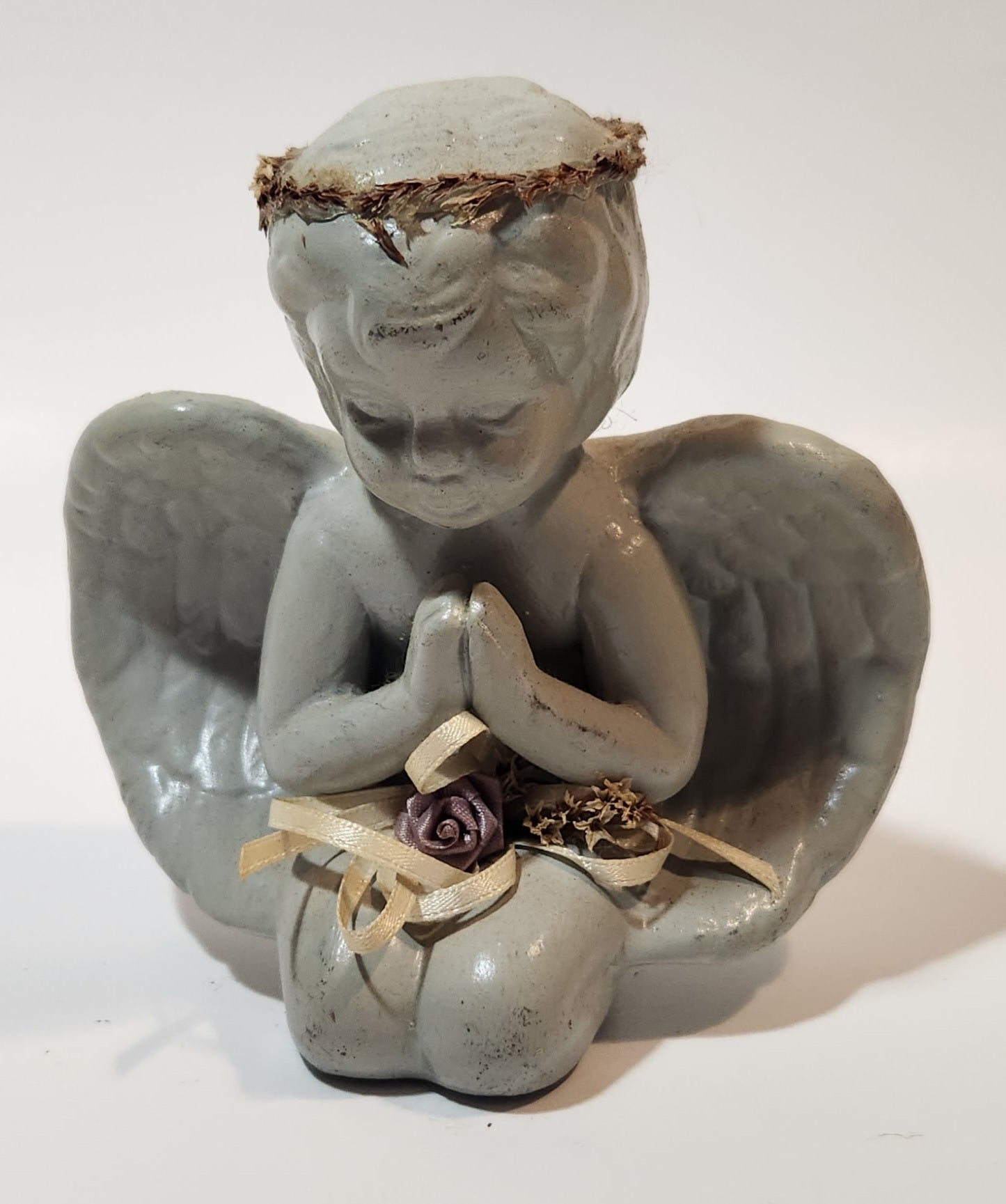 Angel Kneeling and Praying Grey 4 1/2" Tall Ceramic Figurine 9