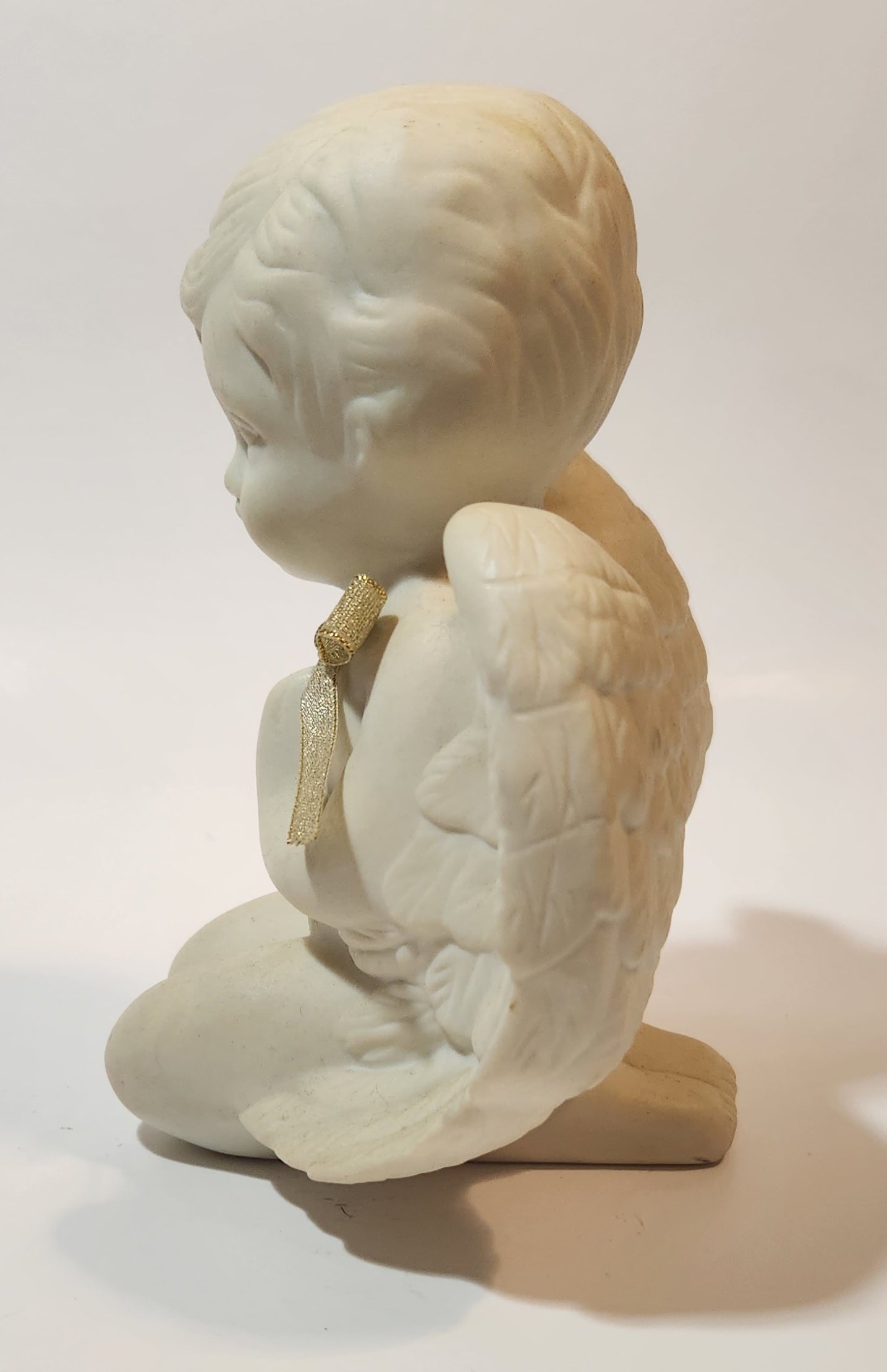 Carlton Cards Boy Angel Kneeling and Praying with Gold Glitter Bow 5" Tall Ceramic Figurine 3