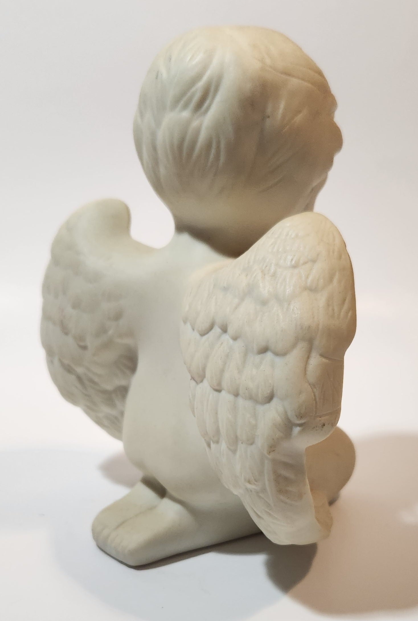 Carlton Cards Boy Angel Kneeling and Praying with Gold Glitter Bow 5" Tall Ceramic Figurine 6