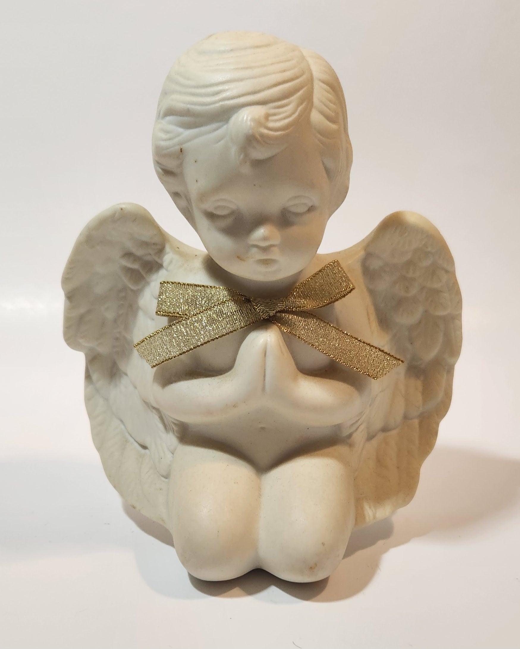 Carlton Cards Boy Angel Kneeling and Praying with Gold Glitter Bow 5" Tall Ceramic Figurine 9