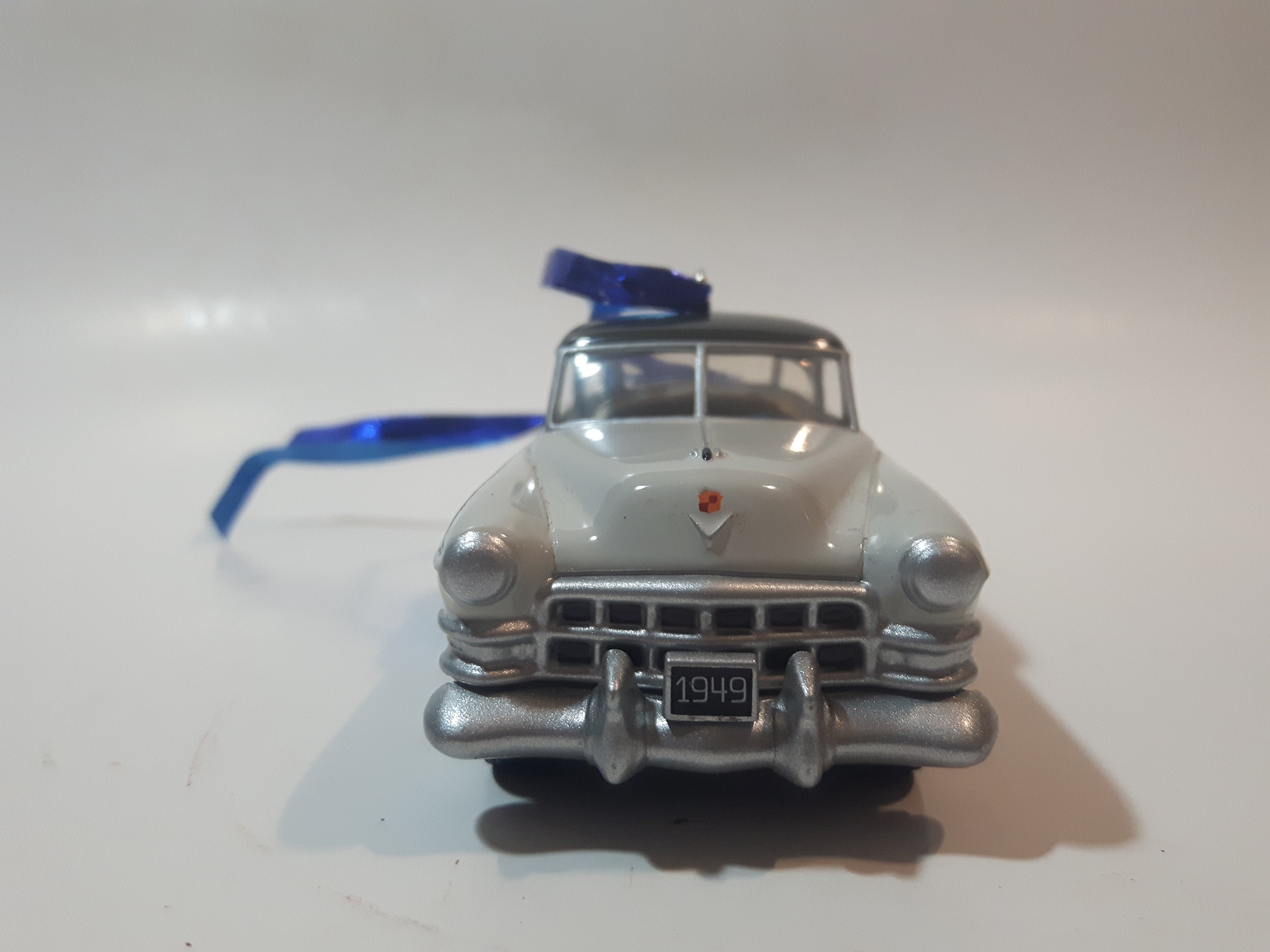 1999 Hallmark Keepsake 1949 Cadillac Coupe de Ville Die Cast Metal Car Christmas Tree Ornament 4