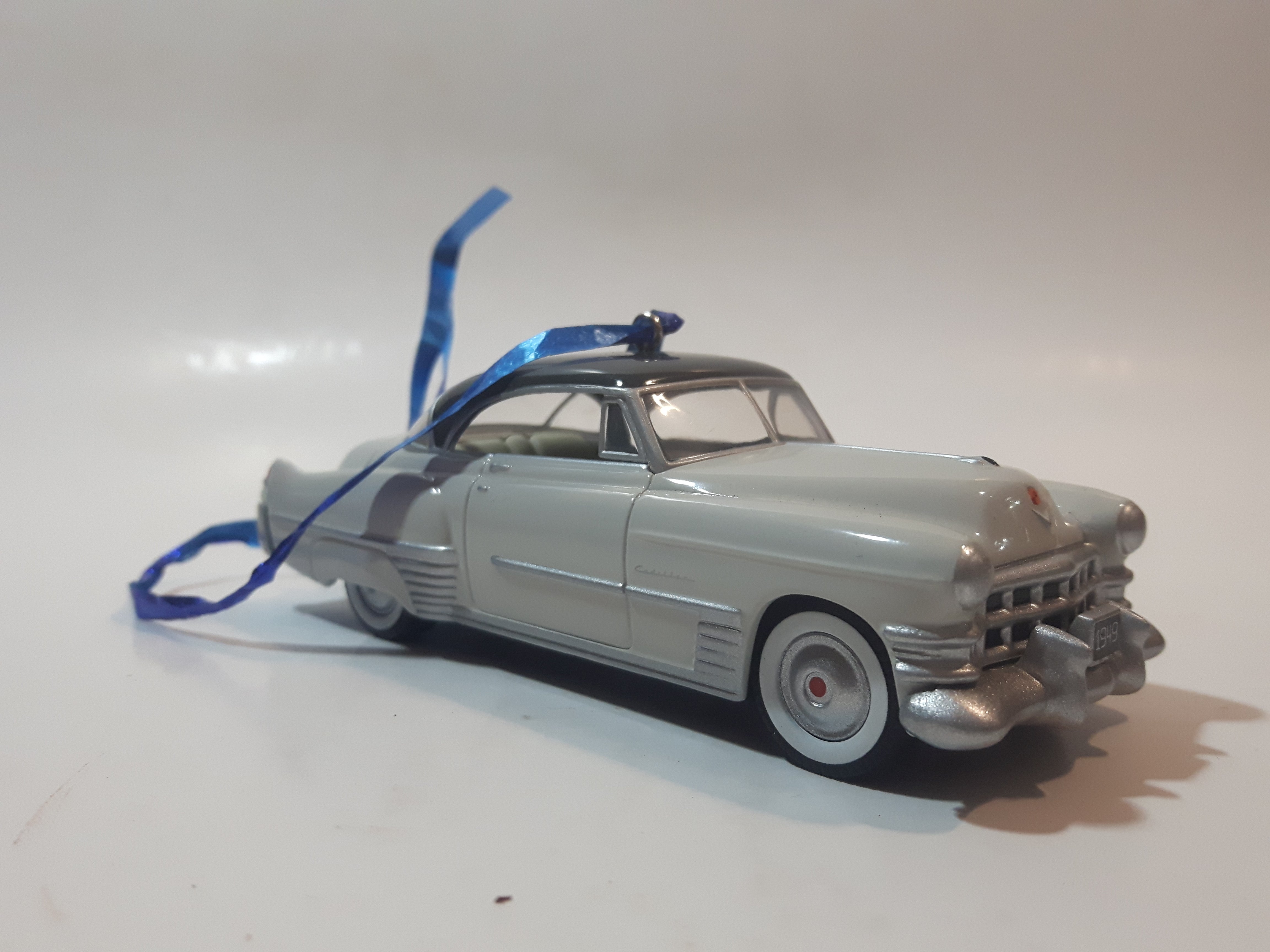 1999 Hallmark Keepsake 1949 Cadillac Coupe de Ville Die Cast Metal Car Christmas Tree Ornament 5