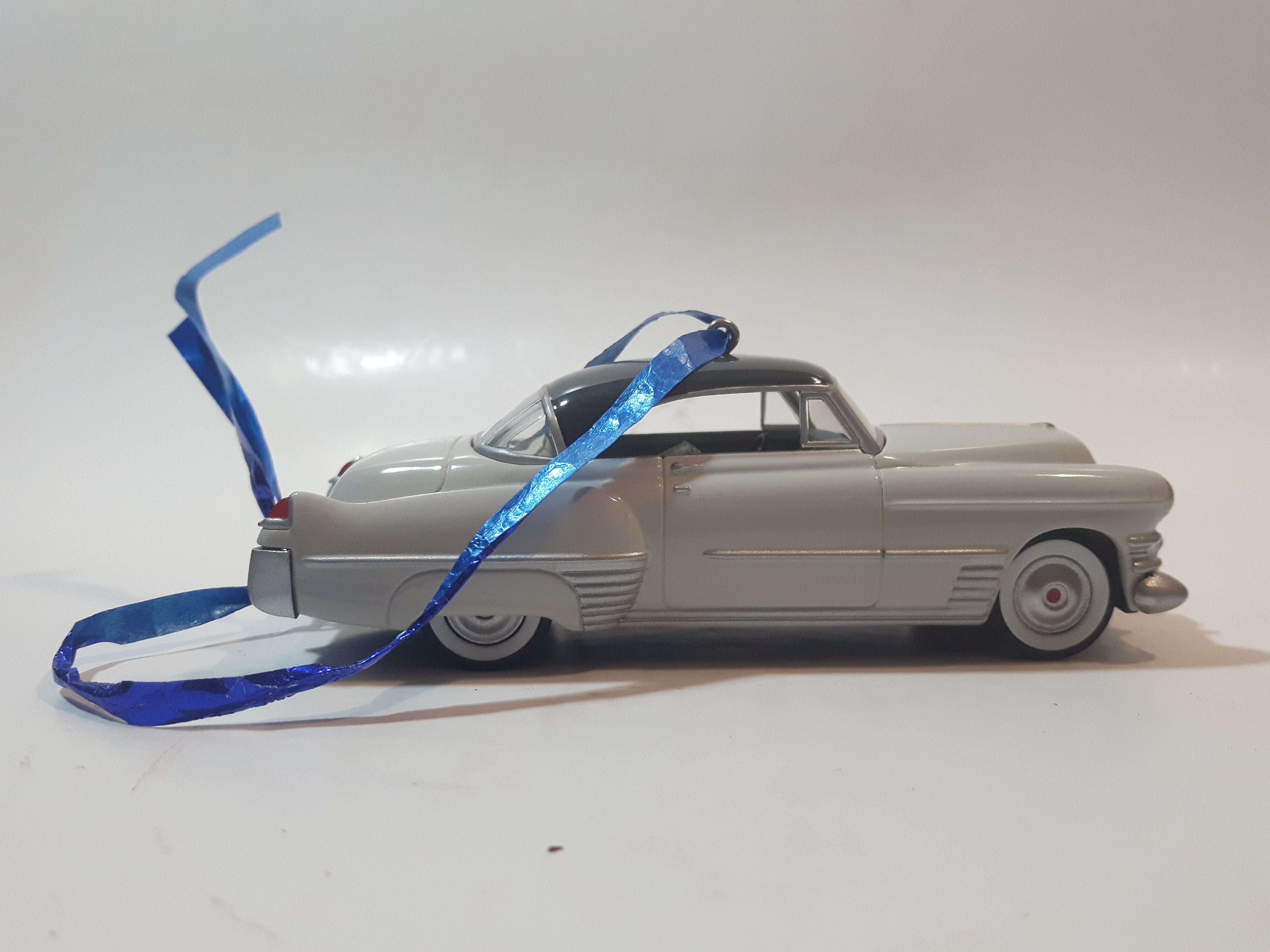 1999 Hallmark Keepsake 1949 Cadillac Coupe de Ville Die Cast Metal Car Christmas Tree Ornament 6