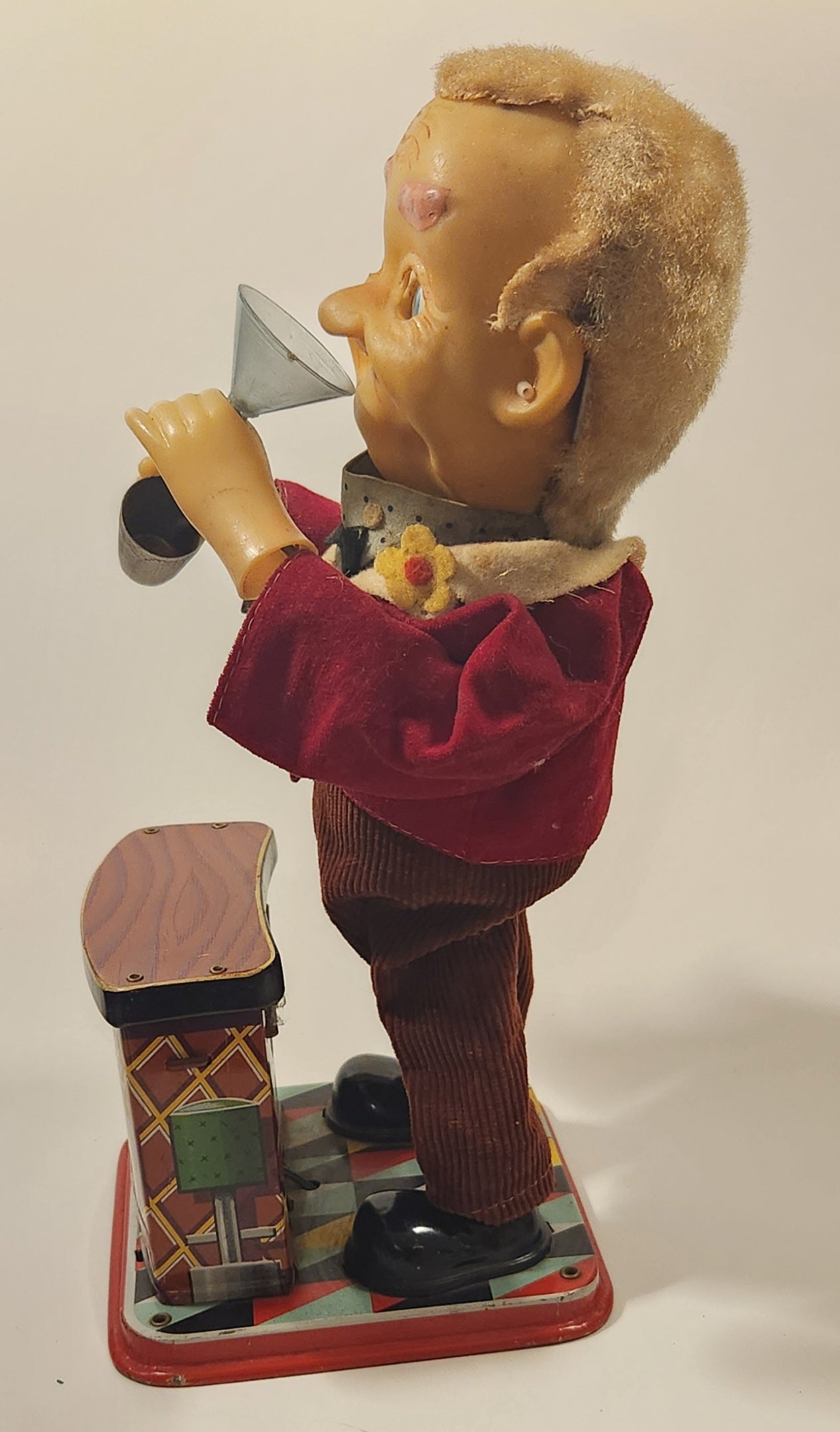Vintage 1960s Charlie Weaver Brown Pants Battery Operated Animatronic Tin Bartender 3