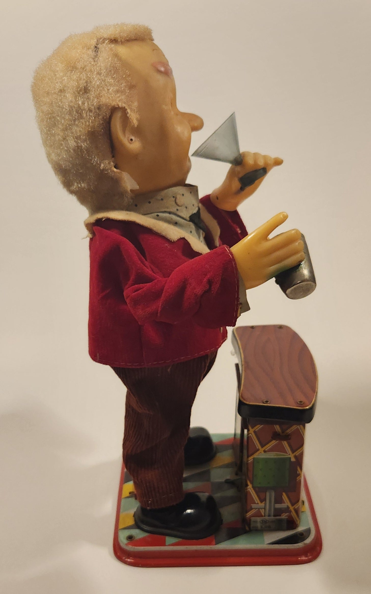 Vintage 1960s Charlie Weaver Brown Pants Battery Operated Animatronic Tin Bartender 5