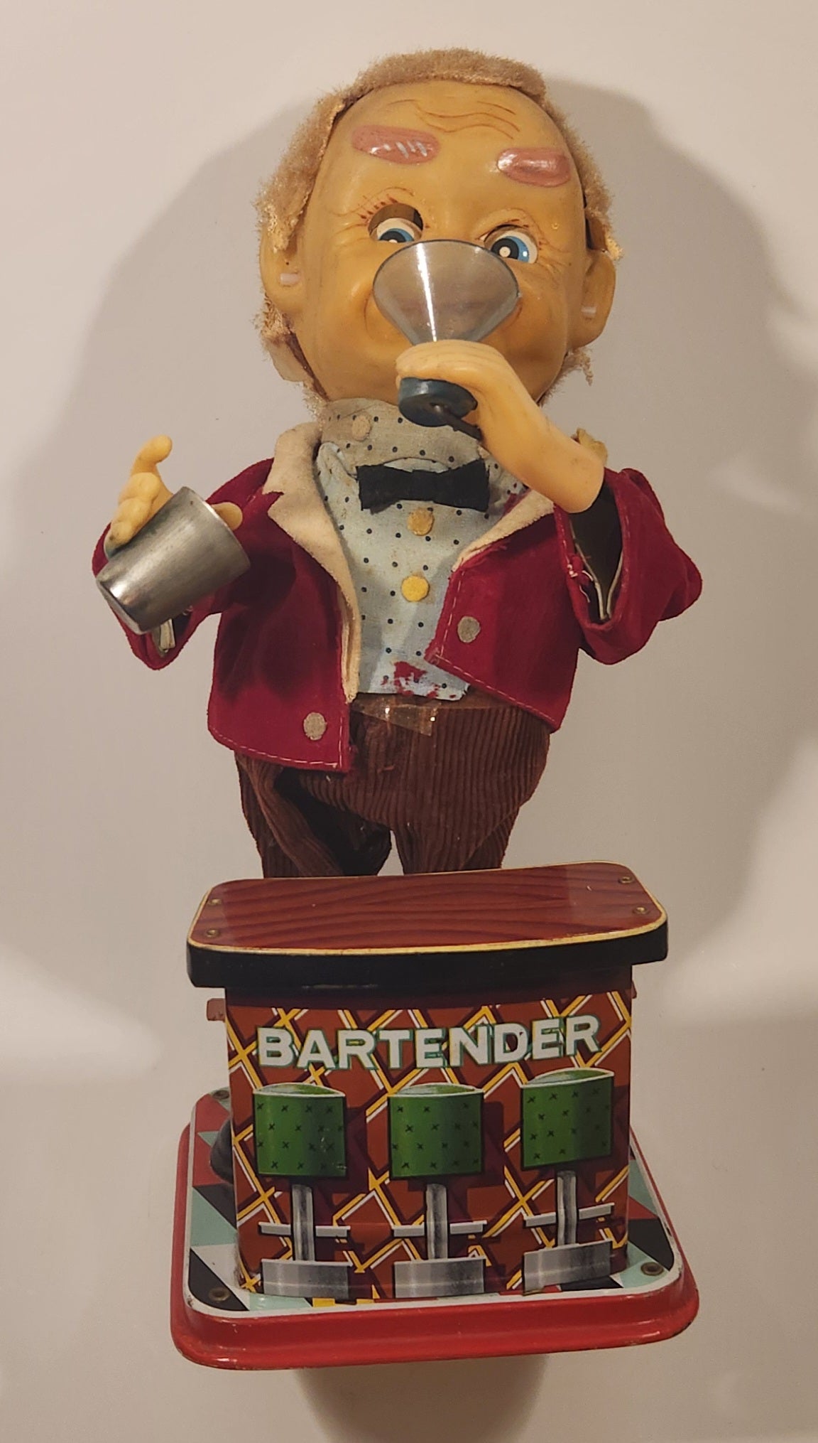 Vintage 1960s Charlie Weaver Brown Pants Battery Operated Animatronic Tin Bartender 8