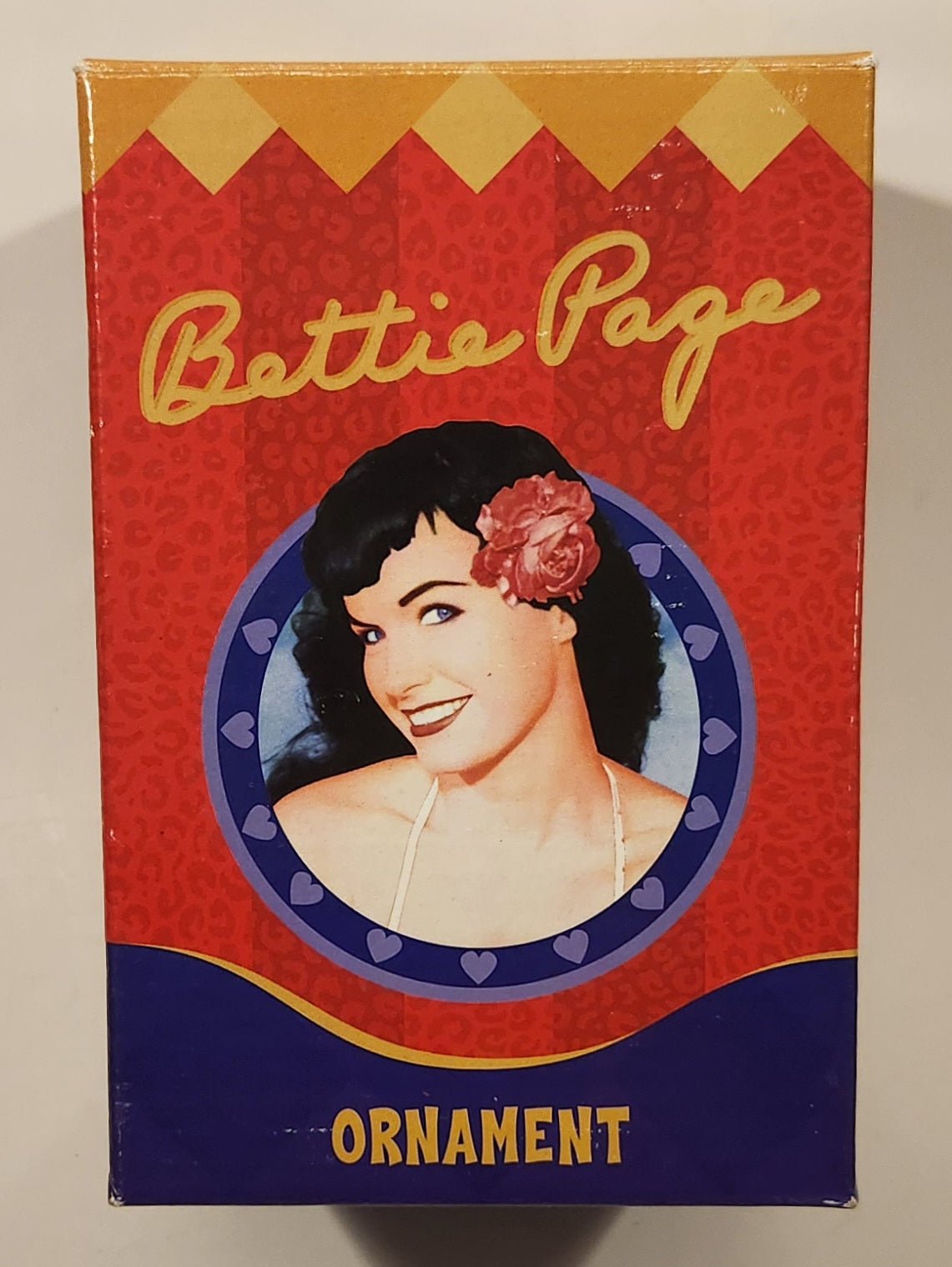 Dark Horse Comics Bettie Page in Bikini 5" Hanging or Standing Ornament New in Box 7