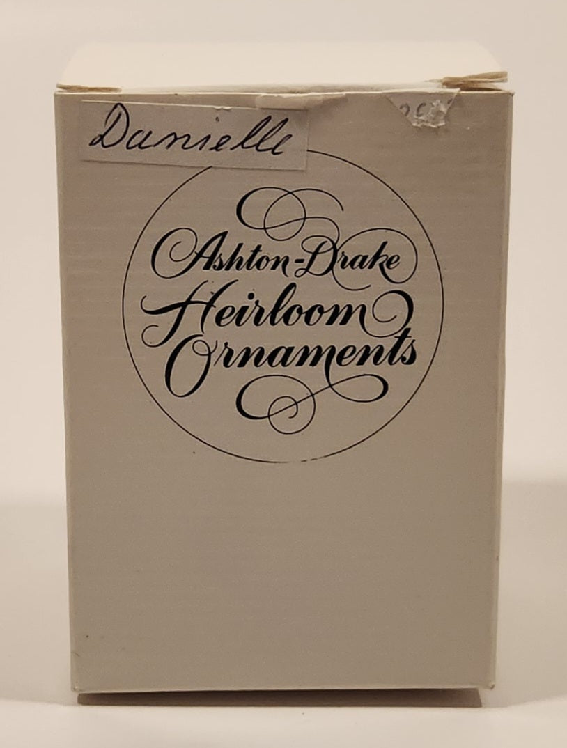 1993 Ashton Drake Heirloom Ornaments Danielle Porcelain Figurine by Yolanda Bello 12