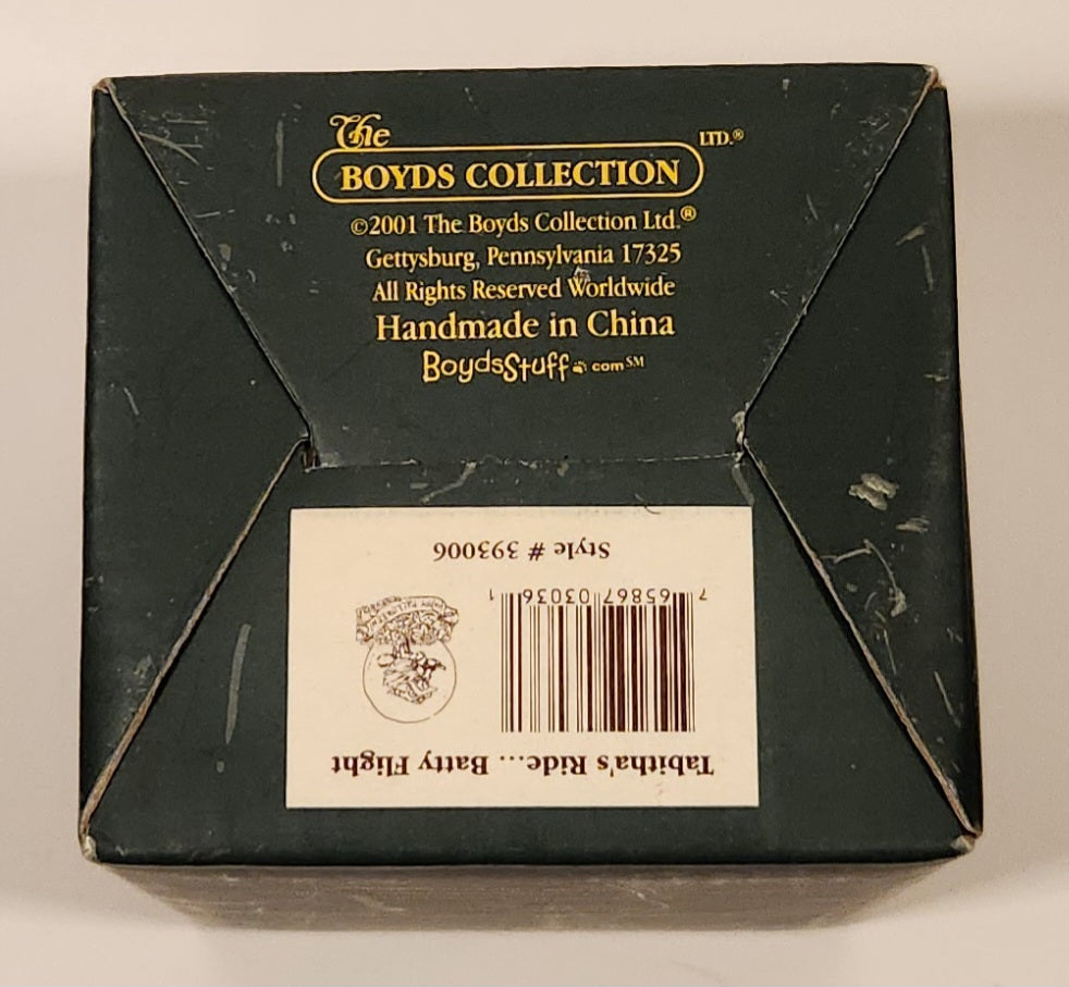 2001 Boyds Bear & Friends The Bearstone Collection Halloween Tabitha's Ride Batty Flight Resin Snow Globe #393006 22