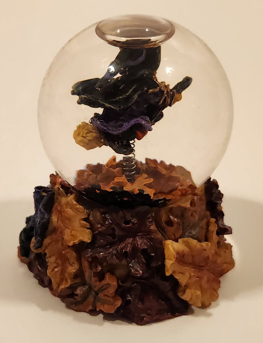 2001 Boyds Bear & Friends The Bearstone Collection Halloween Tabitha's Ride Batty Flight Resin Snow Globe #393006 4
