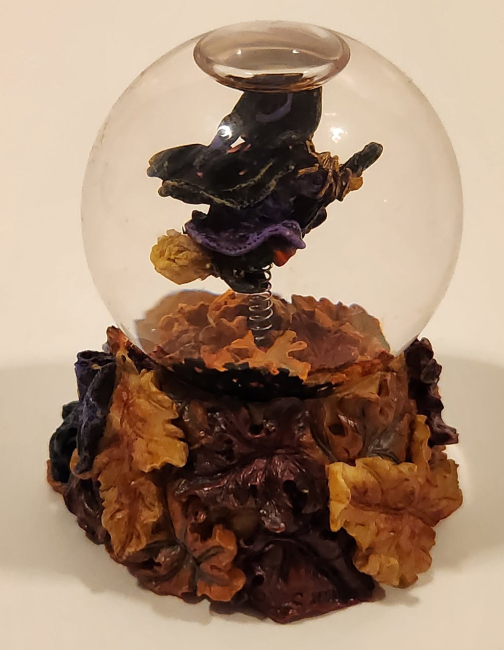 2001 Boyds Bear & Friends The Bearstone Collection Halloween Tabitha's Ride Batty Flight Resin Snow Globe #393006 5