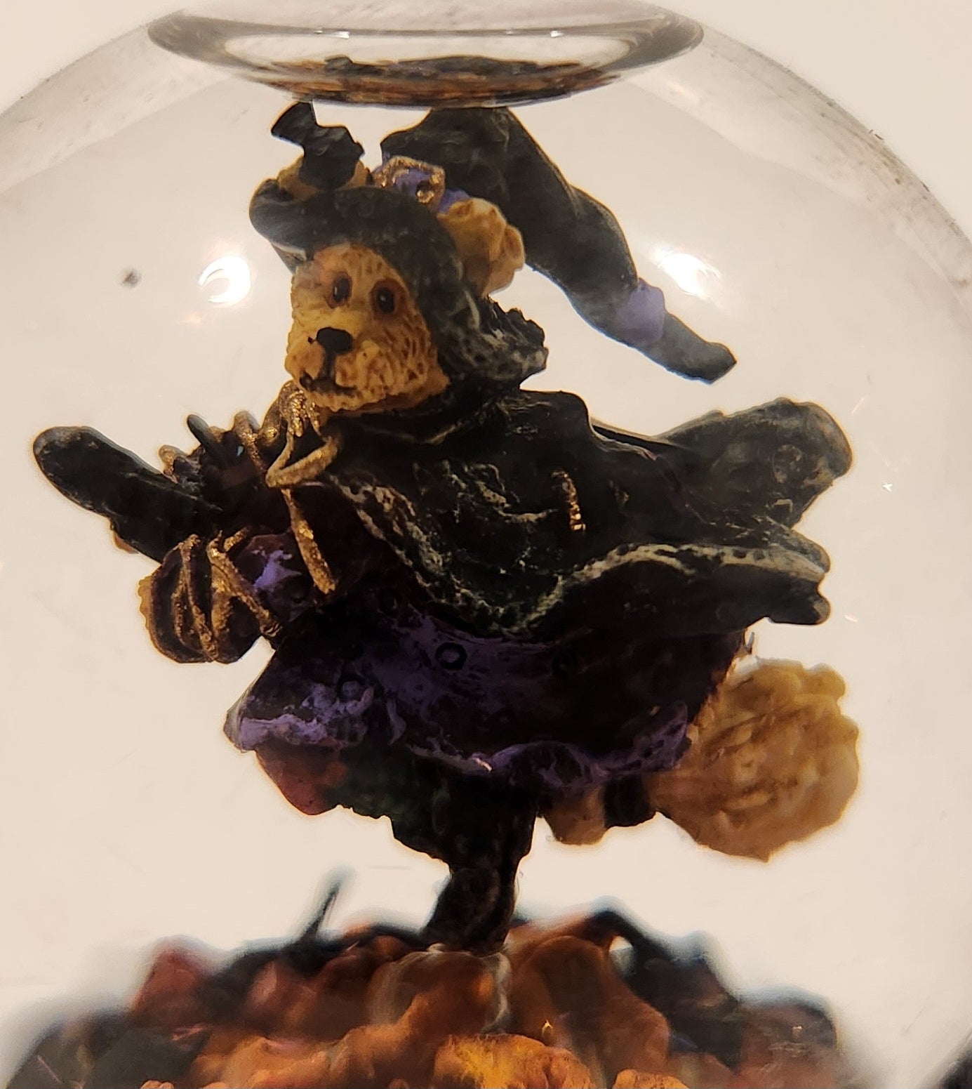 2001 Boyds Bear & Friends The Bearstone Collection Halloween Tabitha's Ride Batty Flight Resin Snow Globe #393006 14