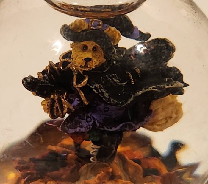 2001 Boyds Bear & Friends The Bearstone Collection Halloween Tabitha's Ride Batty Flight Resin Snow Globe #393006 15