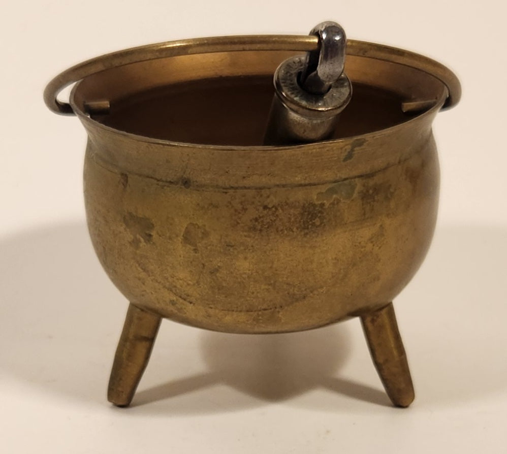 Rare Vintage Vancouver Canada Enamel Maple Leaf Brass Cauldron with Bullet Hanging From The Handle 5
