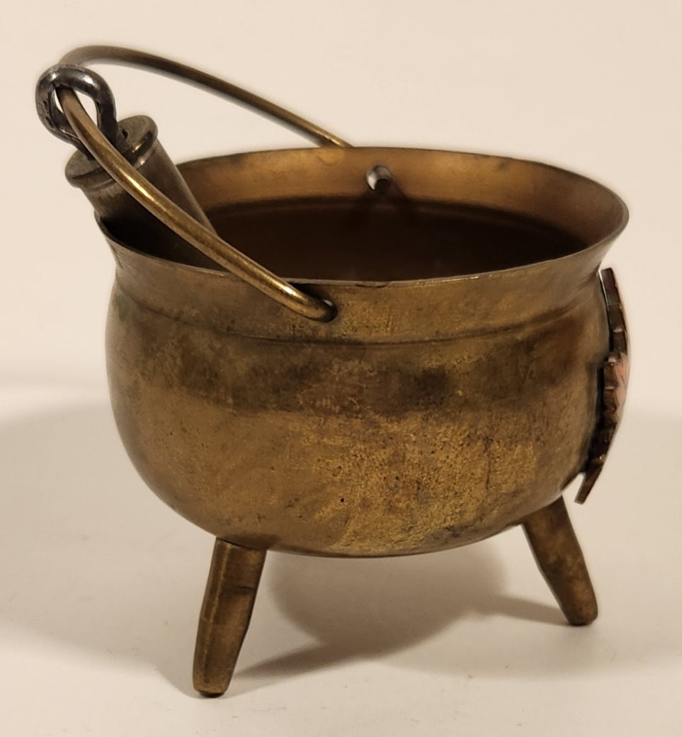 Rare Vintage Vancouver Canada Enamel Maple Leaf Brass Cauldron with Bullet Hanging From The Handle 6