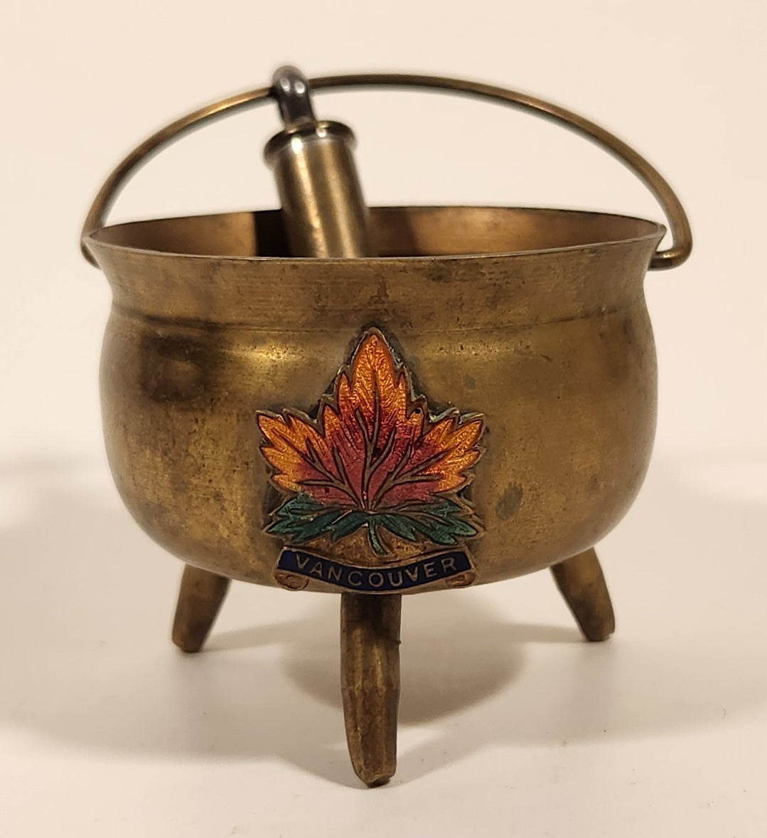 Rare Vintage Vancouver Canada Enamel Maple Leaf Brass Cauldron with Bullet Hanging From The Handle 7