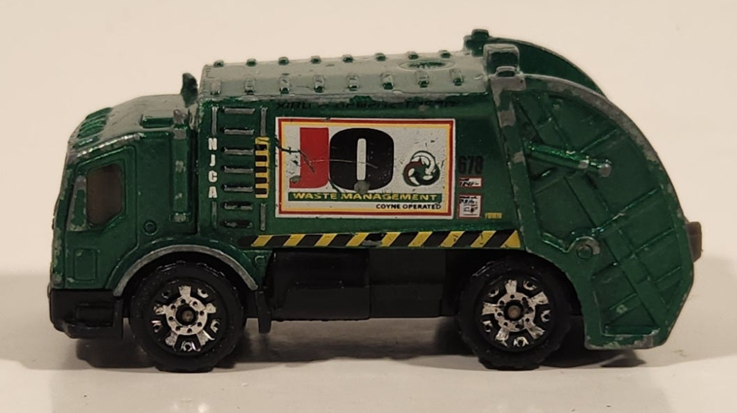 2005 Matchbox Buried Treasure Trash Truck Green Die Cast Toy Car Vehicle 2
