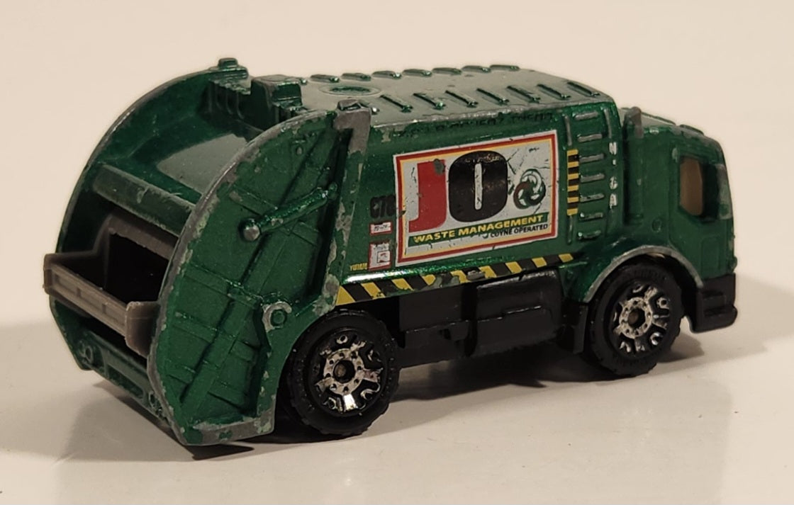 2005 Matchbox Buried Treasure Trash Truck Green Die Cast Toy Car Vehicle 5
