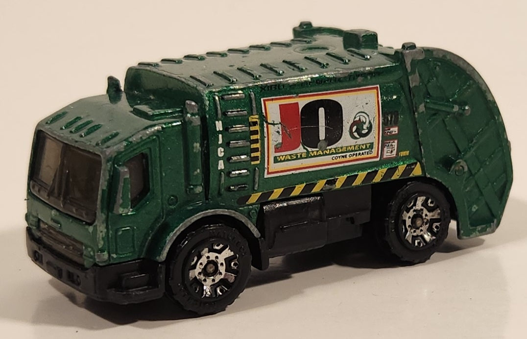2005 Matchbox Buried Treasure Trash Truck Green Die Cast Toy Car Vehicle 9