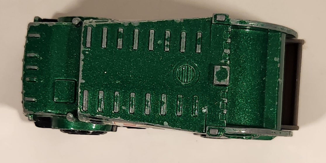 2005 Matchbox Buried Treasure Trash Truck Green Die Cast Toy Car Vehicle 11