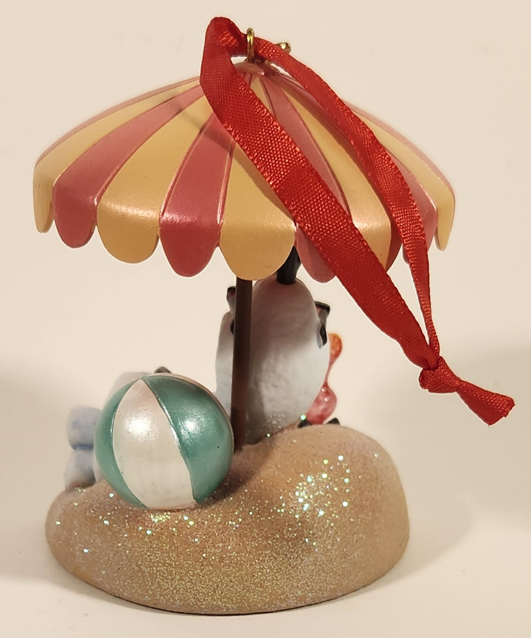 2014 Disney Frozen Olaf Chillin' In The Sunshine On The Beach Drinking Under An Umbrella 5/8" Resin Hanging Figure 3