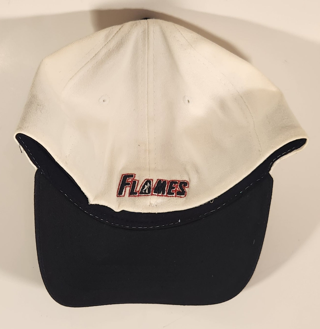 Zephyr ZFit NHL Calgary Flames Ice Hockey Team White Baseball Cap Hat Size S/M 4
